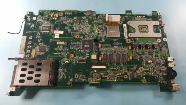 Toshiba Satellite EDW10 LA-2301 / K000016360 Motherboard - Image 2